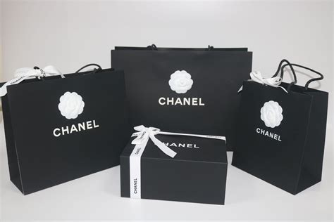 chanel carry bag packaging